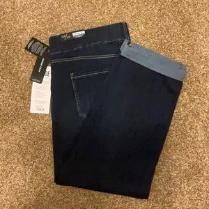 NWT Liverpool Chloe crop jeans